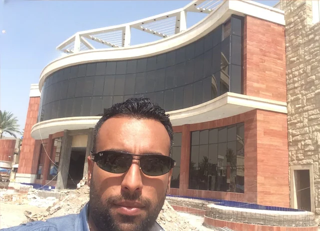 مطعم وكافيه بارك تاور — 3